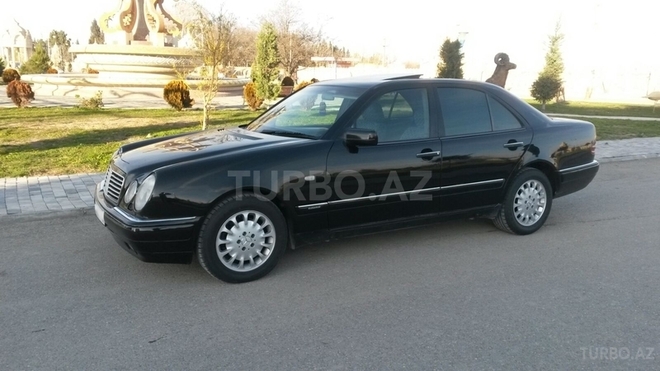 Mercedes E 280 1999, 204,000 km - 2.5 l - Bakı