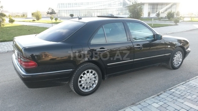 Mercedes E 280 1999, 212,000 km - 2.8 l - Xaçmaz