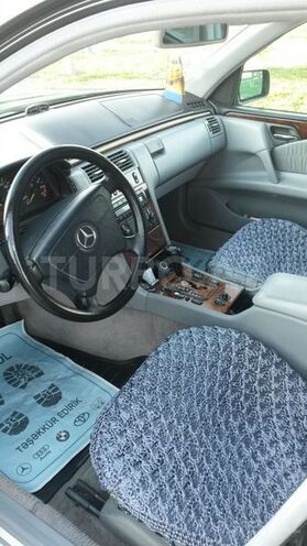 Mercedes E 280 1999, 212,000 km - 2.8 l - Xaçmaz