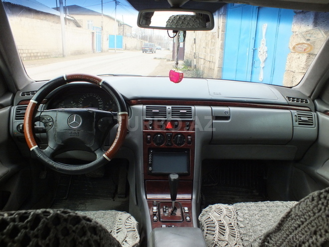 Mercedes E 220 1999, 450,000 km - 2.2 л - Bakı