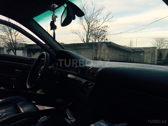 BMW 528 1996, 380,000 km - 2.8 l - Bakı