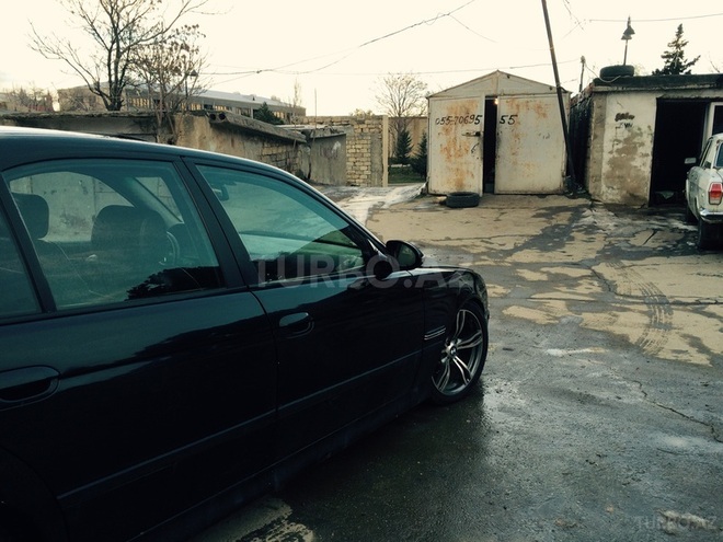 BMW 528 1996, 380,000 km - 2.8 l - Bakı