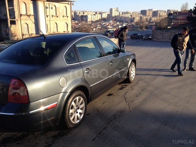 Volkswagen Passat 2002, 180,000 km - 1.8 l - Bakı