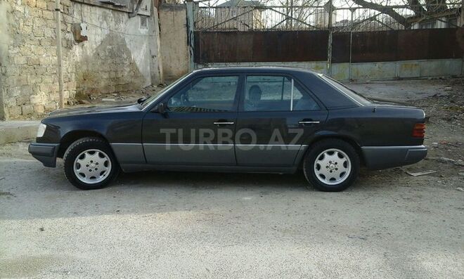 Mercedes E 200 1993, 280,000 km - 2.0 l - Bakı