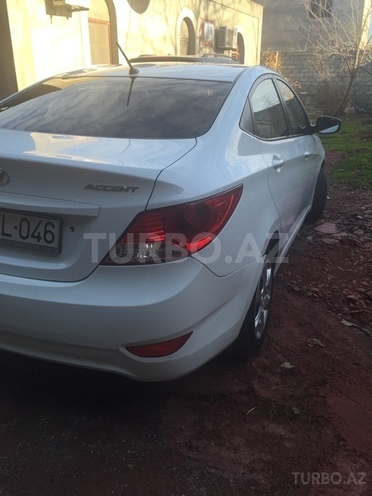 Hyundai Accent 2013, 75,000 km - 1.6 л - Bakı