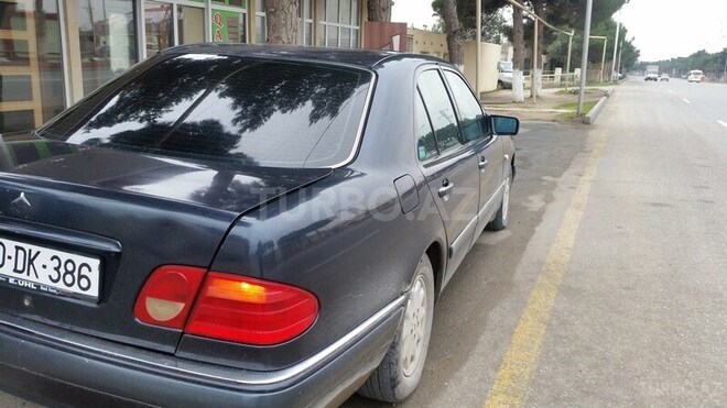 Mercedes E 200 1997, 230,000 km - 2.0 l - Bakı