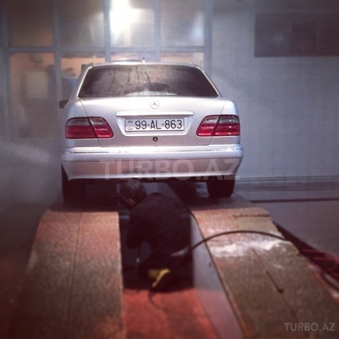 Mercedes E 320 2001, 211,430 km - 3.2 l - Bakı