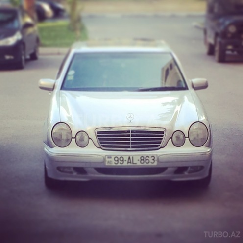 Mercedes E 320 2001, 211,430 km - 3.2 l - Bakı