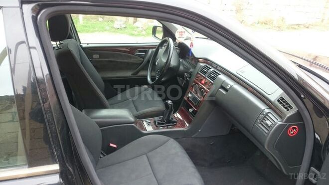 Mercedes E 200 2000, 250,000 km - 2.0 l - Bakı