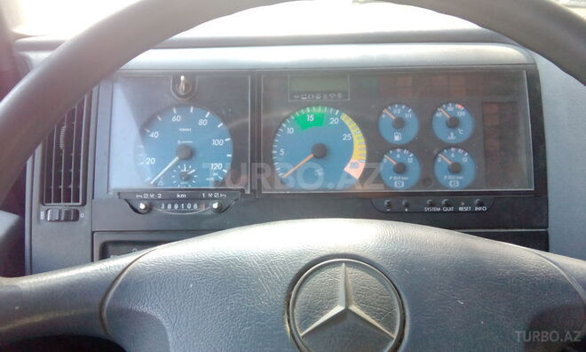 Mercedes  1999, 376,000 km - 4.3 l - Bakı