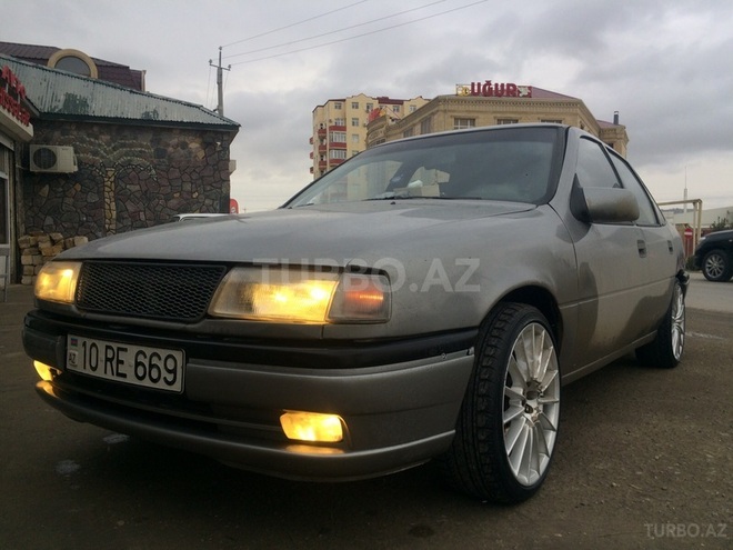 Opel Vectra 1995, 272,000 km - 2.0 l - Bakı