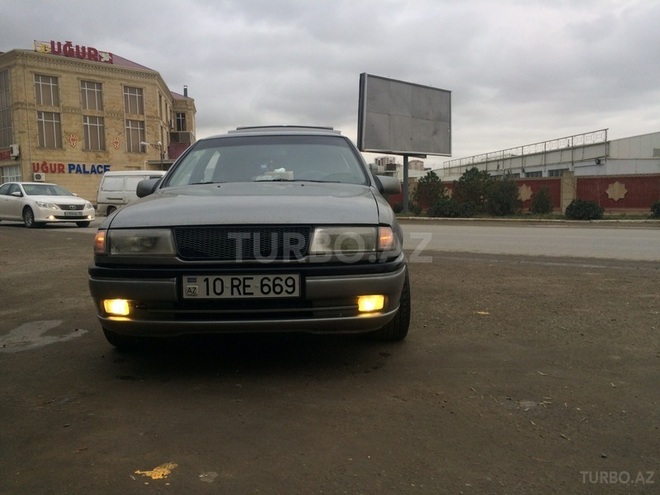 Opel Vectra 1995, 272,000 km - 2.0 l - Bakı