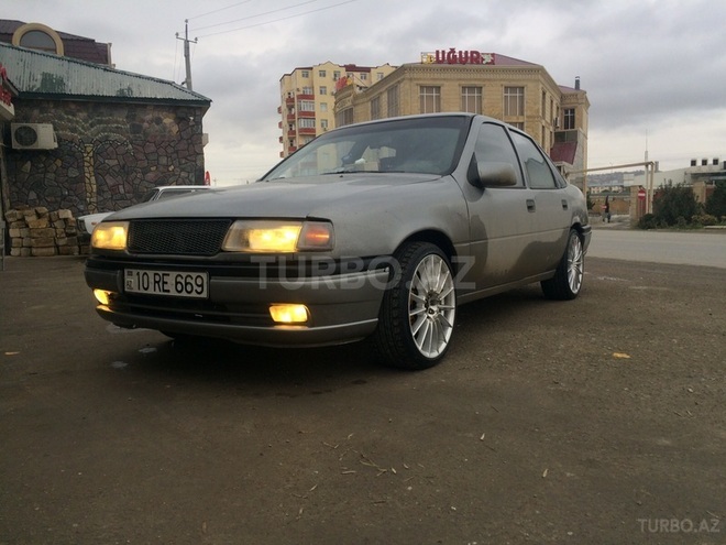 Opel Vectra 1995, 272,000 km - 2.0 l - Bakı