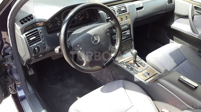 Mercedes E 240 2000, 178,000 km - 2.4 l - Bakı