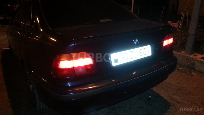 BMW 528 1999, 280,000 km - 2.8 l - Bakı