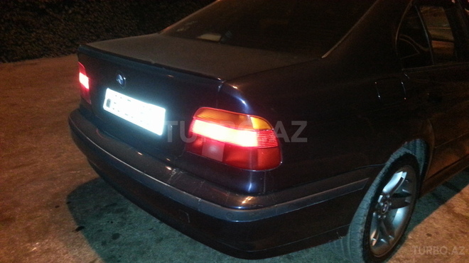 BMW 528 1999, 280,000 km - 2.8 l - Bakı