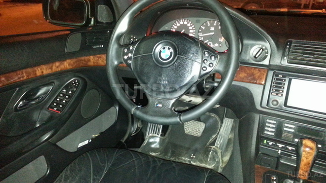 BMW 528 1999, 280,000 km - 2.8 l - Bakı
