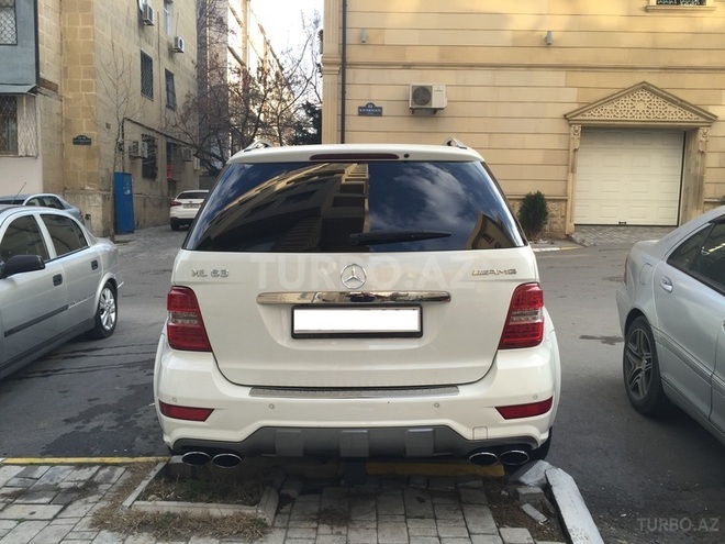 Mercedes ML 63 AMG 2010, 93,000 km - 6.2 l - Bakı