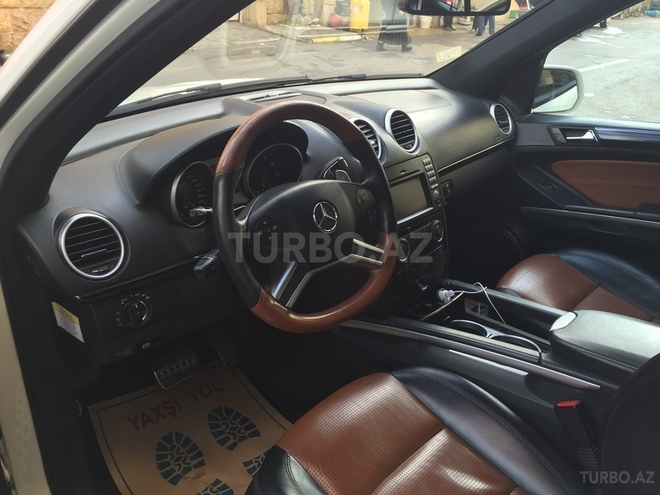 Mercedes ML 63 AMG 2010, 93,000 km - 6.2 l - Bakı
