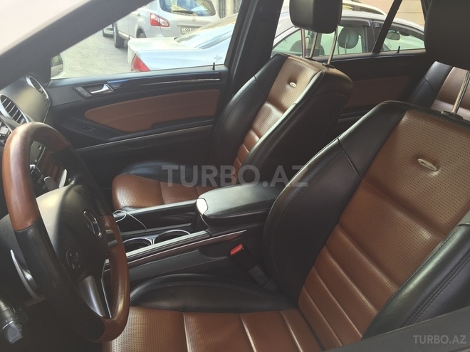 Mercedes ML 63 AMG 2010, 93,000 km - 6.2 l - Bakı
