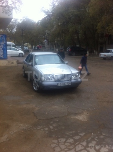 Mercedes E 320 1994, 223,000 km - 3.2 l - Bakı