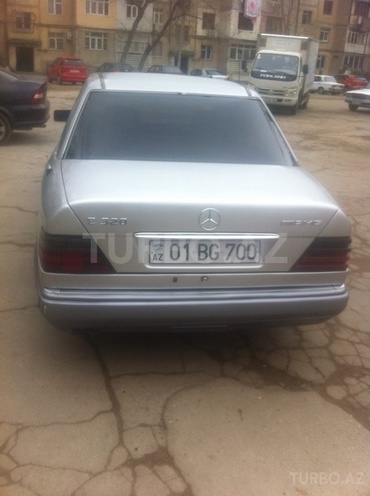 Mercedes E 320 1994, 223,000 km - 3.2 l - Bakı