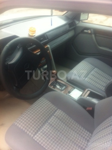 Mercedes E 320 1994, 223,000 km - 3.2 l - Bakı