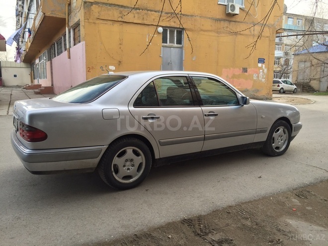 Mercedes E 230 1997, 171,700 km - 2.3 l - Bakı
