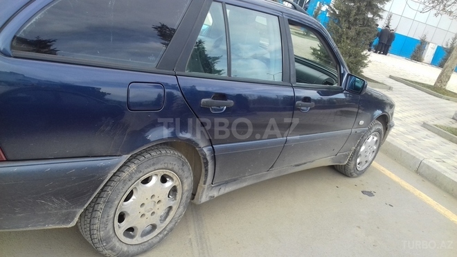 Mercedes C 220 1999, 214,322 km - 2.2 l - Gəncə