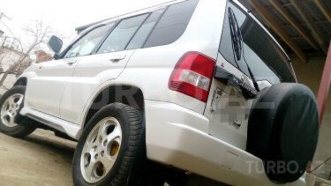 Mitsubishi Pajero io 2000, 201,000 km - 1.8 л - Bakı