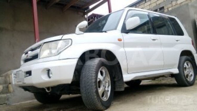 Mitsubishi Pajero io 2000, 201,000 km - 1.8 л - Bakı