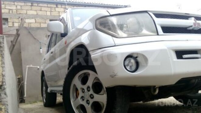 Mitsubishi Pajero io 2000, 201,000 km - 1.8 л - Bakı