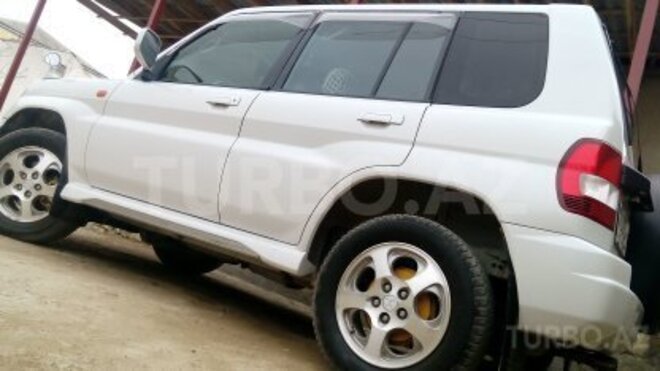 Mitsubishi Pajero io 2000, 201,000 km - 1.8 л - Bakı