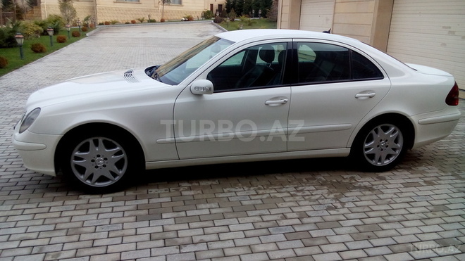 Mercedes E 220 2006, 216,000 km - 2.2 l - Bakı