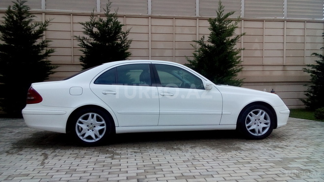 Mercedes E 220 2006, 216,000 km - 2.2 l - Bakı