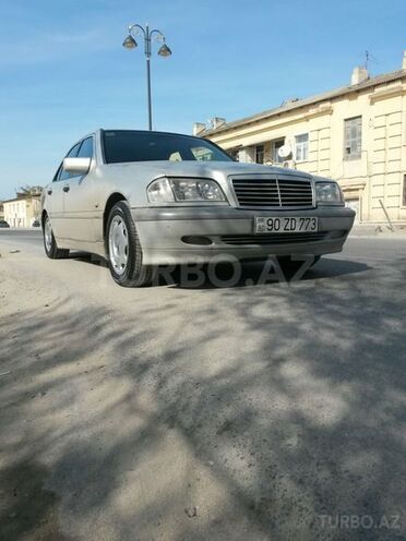 Mercedes C 220 2000, 243,000 km - 2.2 л - Bakı