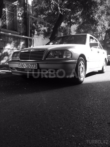 Mercedes C 220 2000, 243,000 km - 2.2 л - Bakı