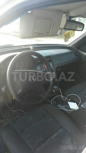 Mercedes C 220 2000, 243,000 km - 2.2 л - Bakı