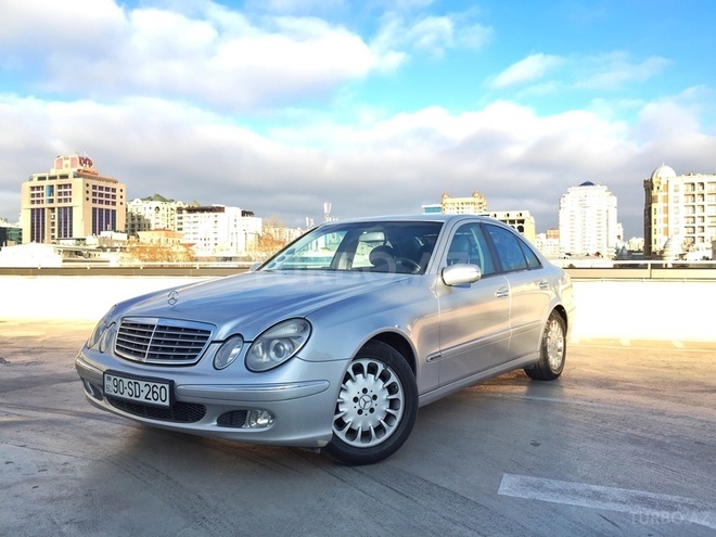 Mercedes E 320 2004, 179,000 km - 3.2 л - Bakı