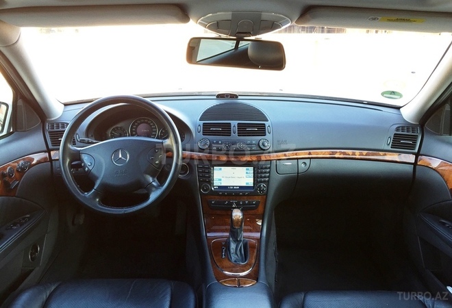 Mercedes E 320 2004, 179,000 km - 3.2 л - Bakı