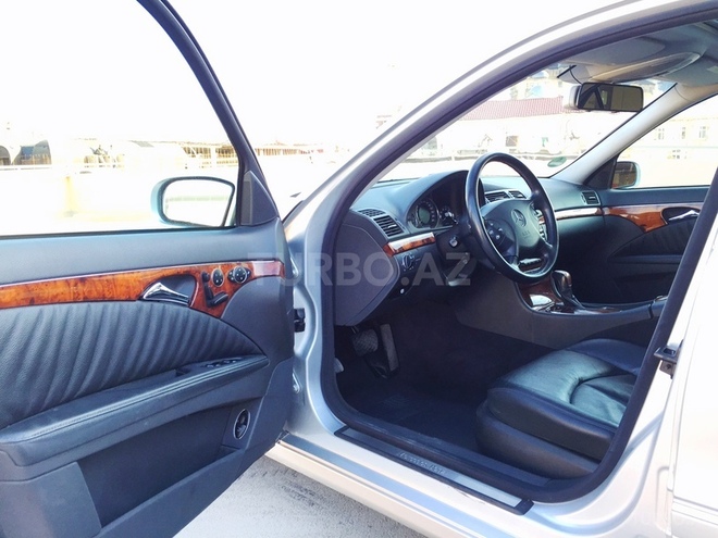 Mercedes E 320 2004, 179,000 km - 3.2 л - Bakı