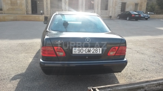 Mercedes E 240 1998, 300,000 km - 2.4 l - Bakı