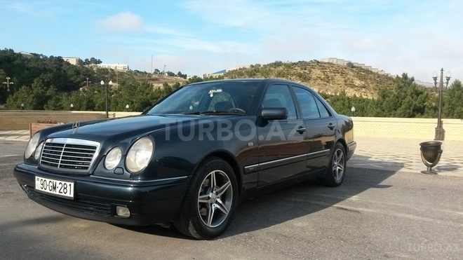 Mercedes E 240 1998, 300,000 km - 2.4 l - Bakı