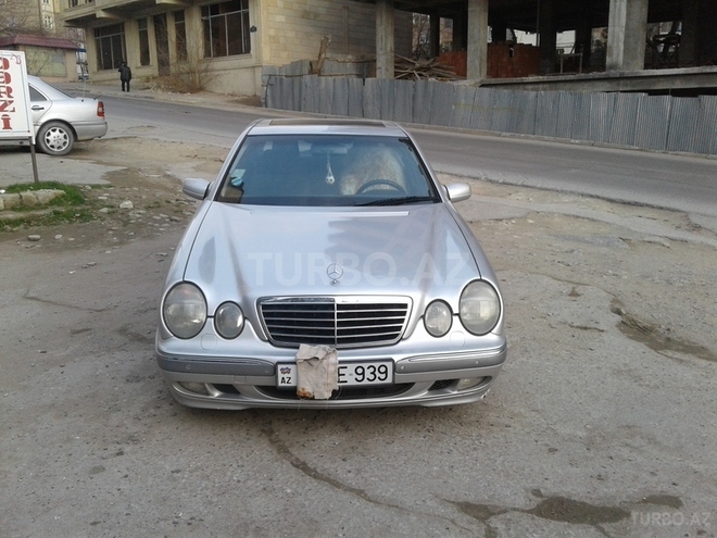 Mercedes E 320 2001, 243,000 km - 3.2 l - Bakı