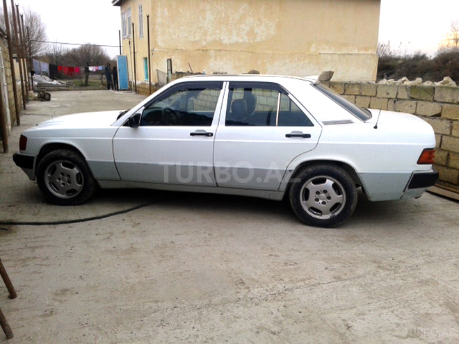 Mercedes 190 1990, 255,000 km - 2.0 л - Salyan