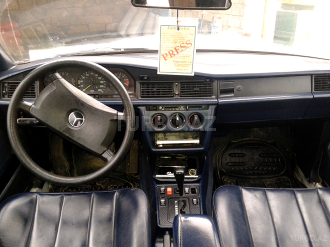 Mercedes 190 1990, 255,000 km - 2.0 л - Salyan