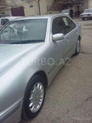 Mercedes E 220 2000, 254,000 km - 2.2 l - Bakı