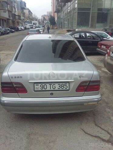 Mercedes E 220 2000, 254,000 km - 2.2 l - Bakı