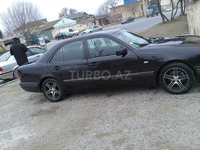 Mercedes E 200 1997, 365,000 km - 2.0 l - Bakı