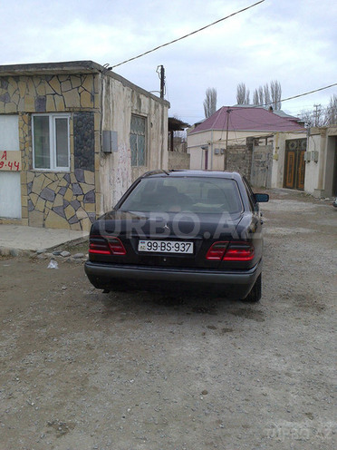 Mercedes E 200 1997, 365,000 km - 2.0 l - Bakı
